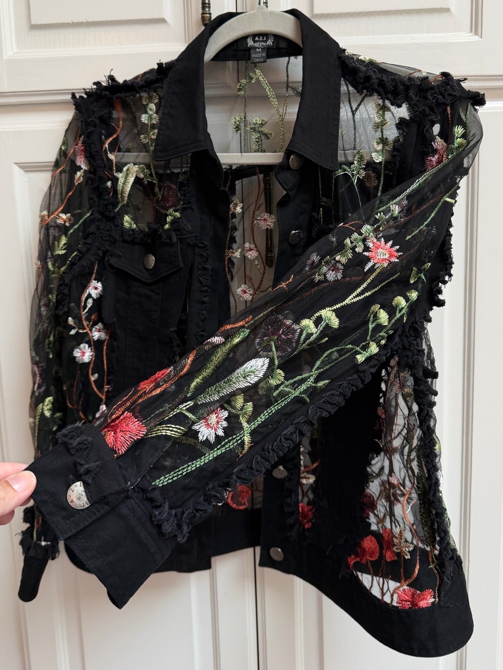 A.Z.I Floral Mesh Embroidered Jacket Black Size Medium - Picture 4 of 12